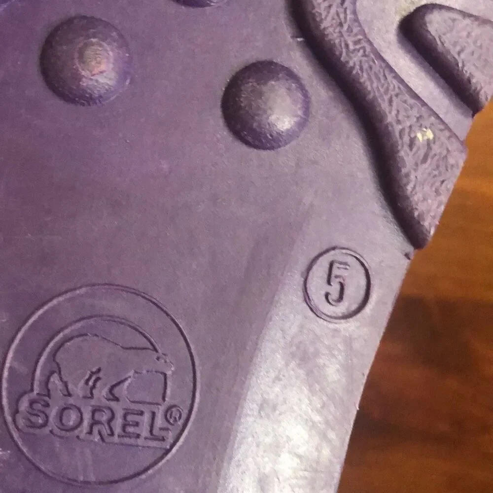 Sorel purple winter